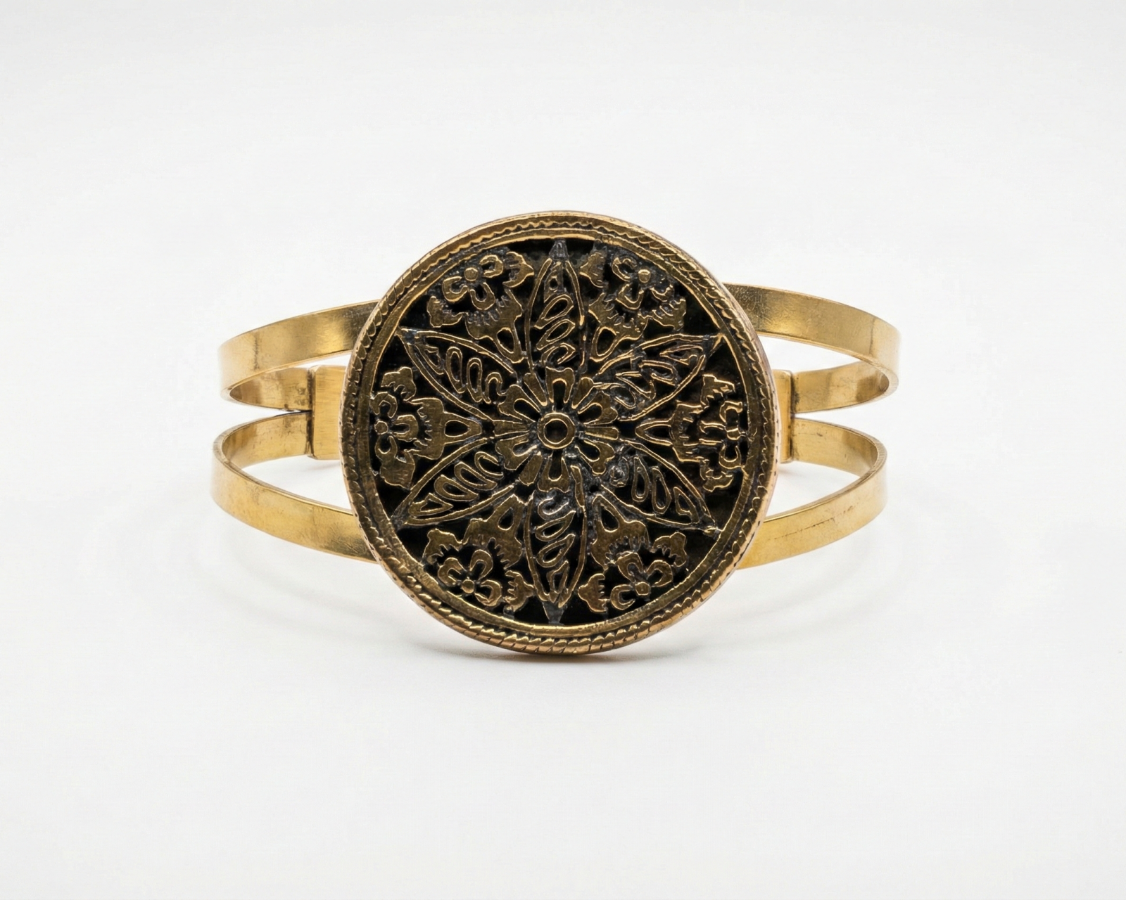 Aurelia Medallion Cuff