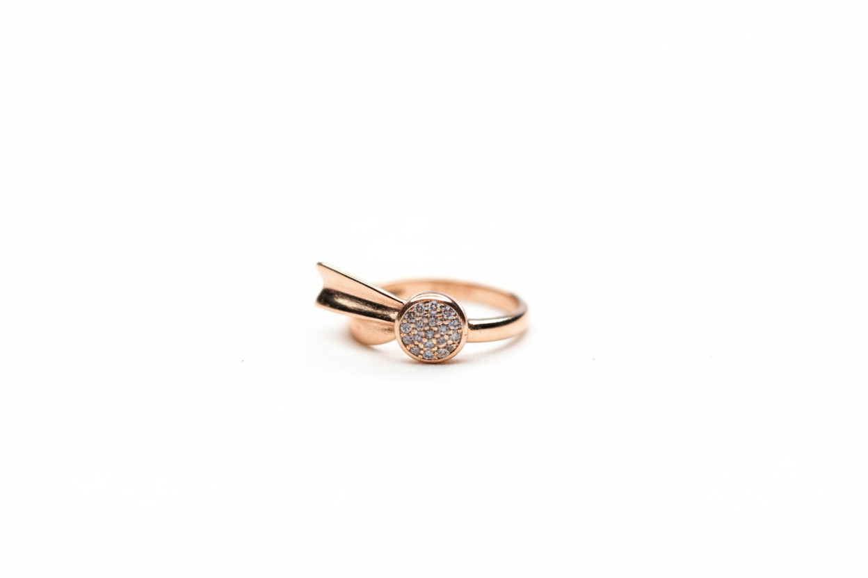 Luminous Ribbon Pavé Ring